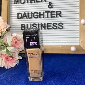 Maybelline Fit Me Dewy+Smooth Foundation SPF18 & Vitamin E (1oz/30mL)